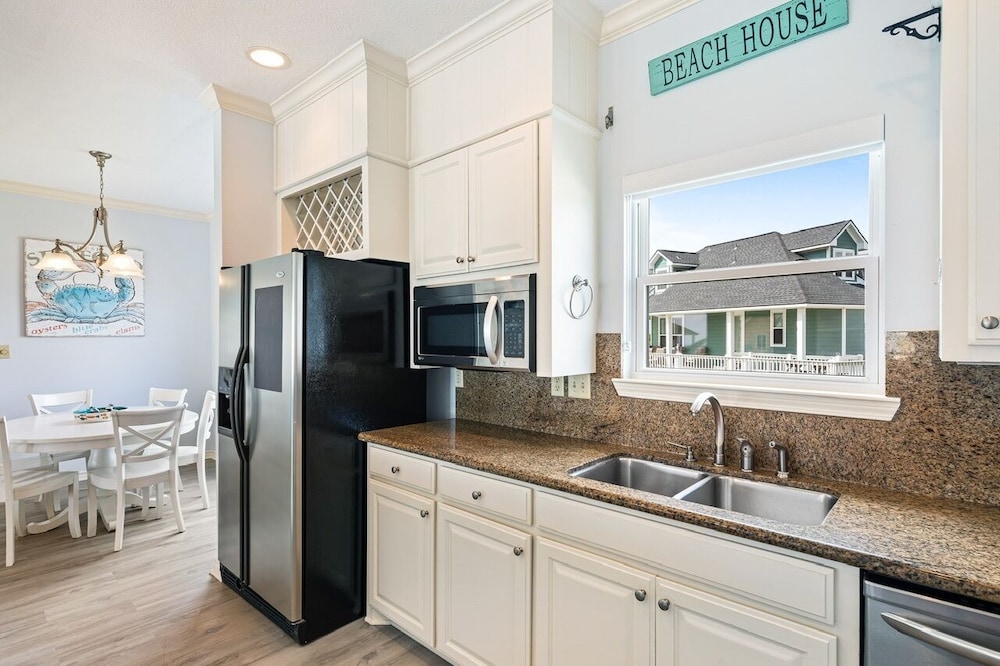 Happy Hours 4 Bedroom Home
