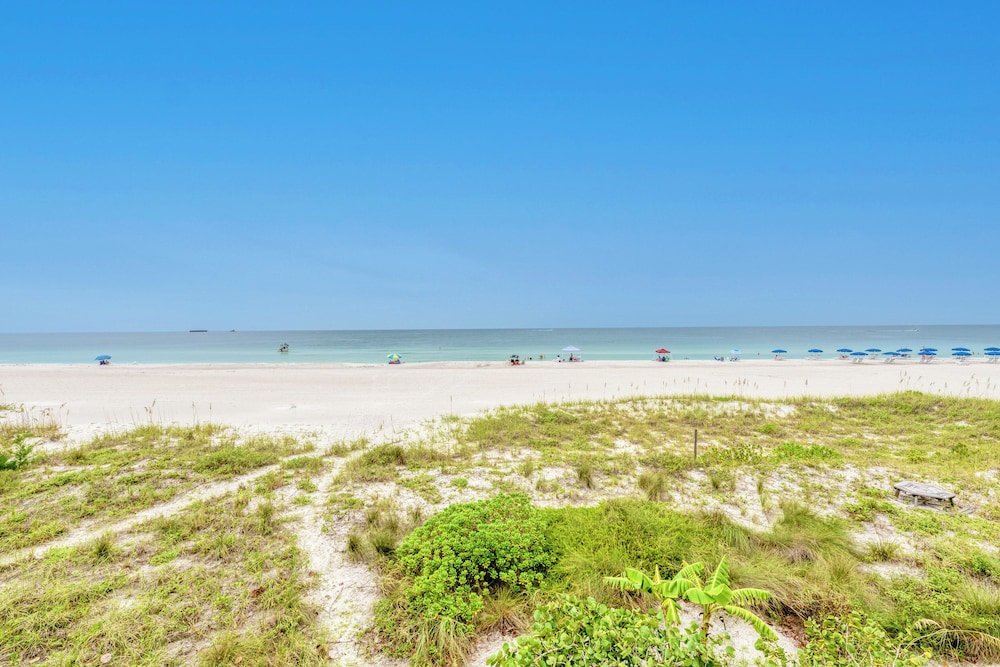 Anna Maria Island Beach Happy-direct Beach Front-1br-1br