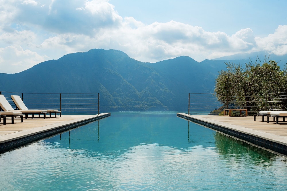 Carefree Retreat With Panoramic Views of Lake Como