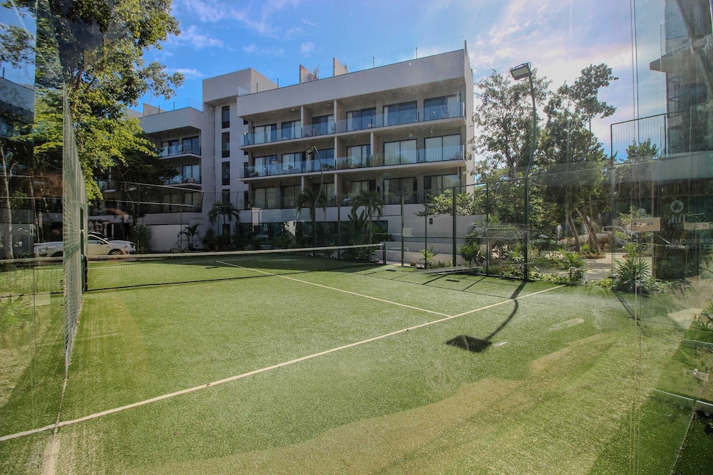 Couple s Retreat in Prime Location Rooftop Pool