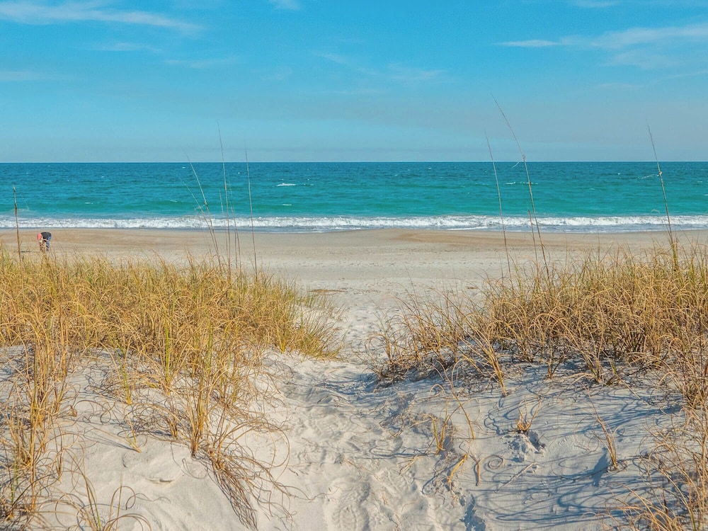 The Caroline by Topsail Realty