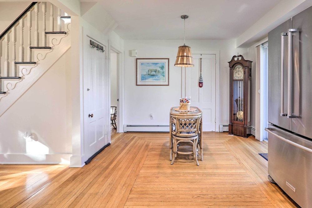 Cozy Historic Wakefield Home Close to Beaches - Property Image 12