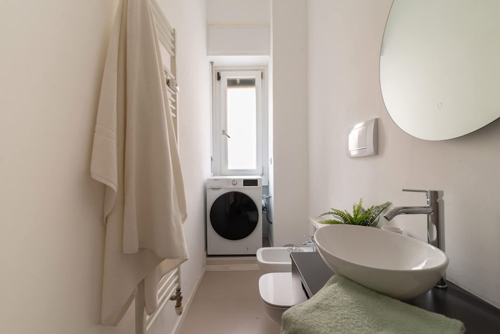 w Refined 1BR Steps From Milan s Cultural Core