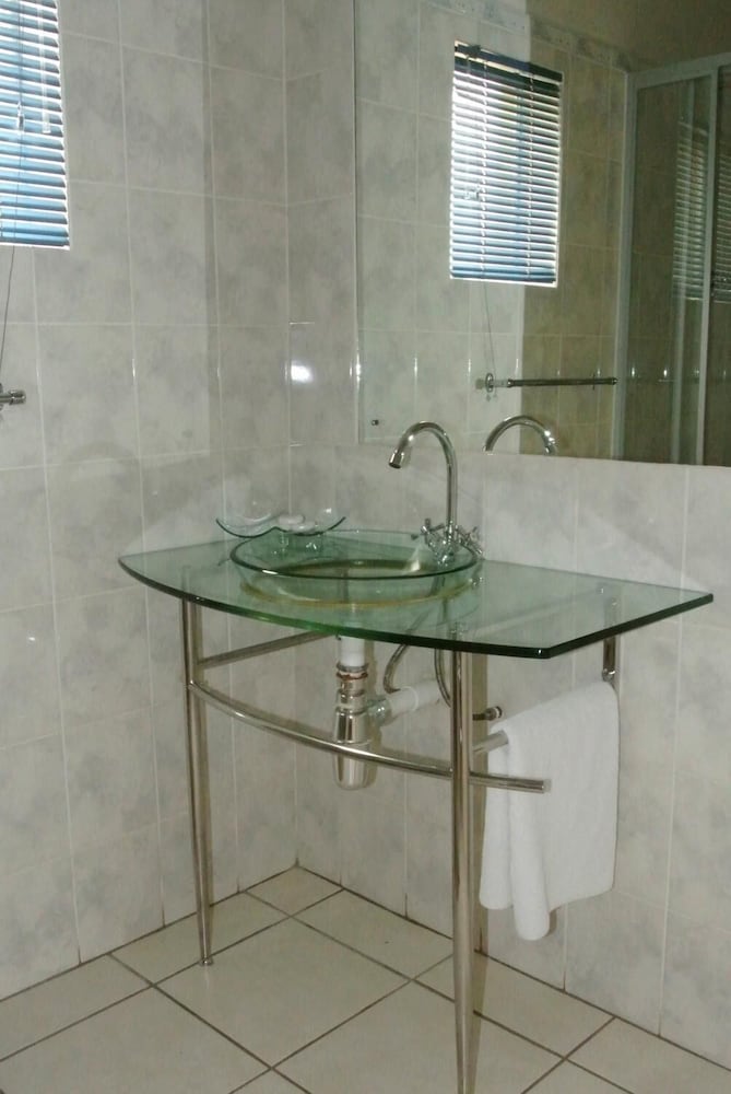 Emafini Country Lodge