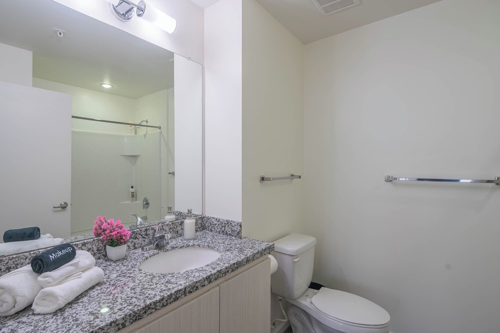 ROVE LIVING/KL - Roosevelt Point