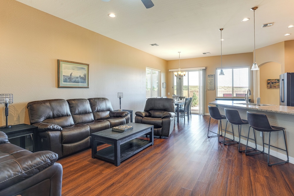 7 Mi to Watson Lake: Prescott Valley Home w/ Patio