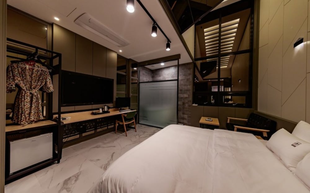 Hapcheon Moon Lake Hotel view 2