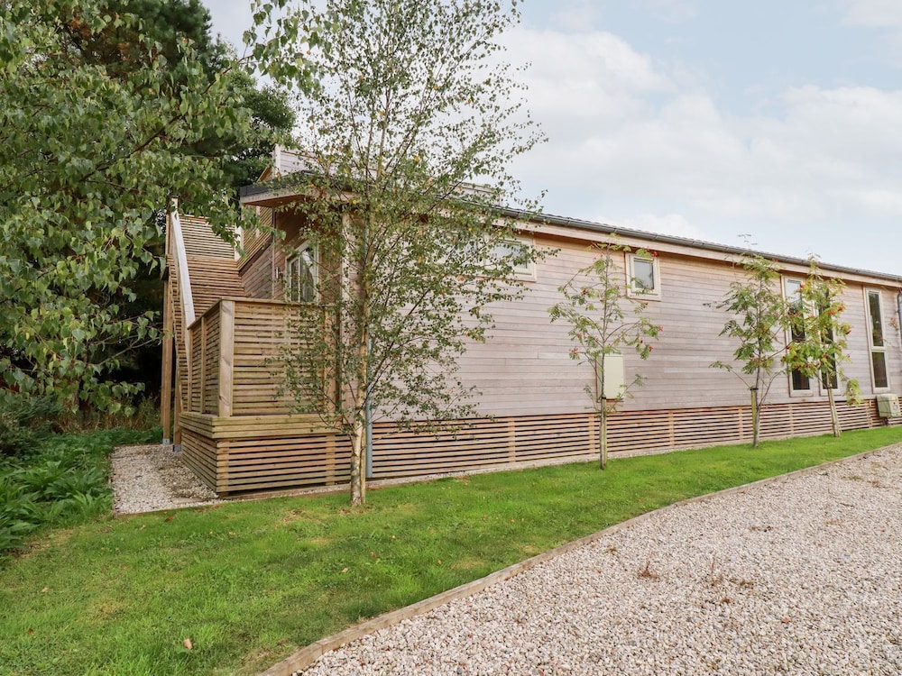 9 Meadow Retreat