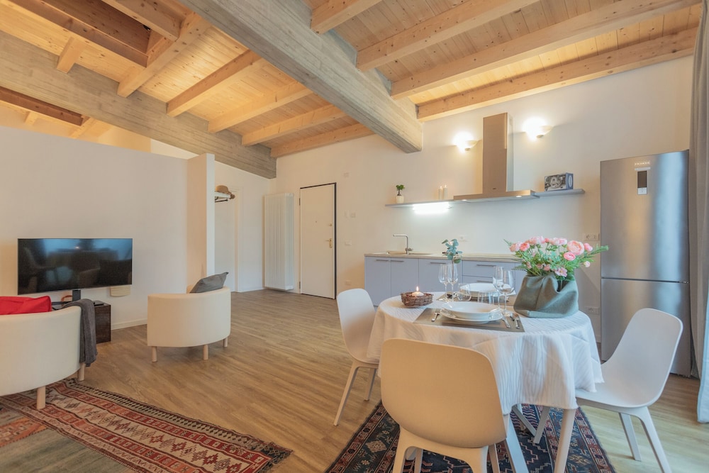 Luxury Apartments in Villa Cardinal Ciceri by Rent all Como