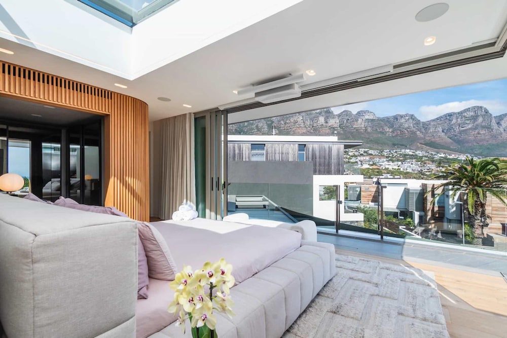 Grand Camps Bay 5bed w Views Pool Gym Villa Serena