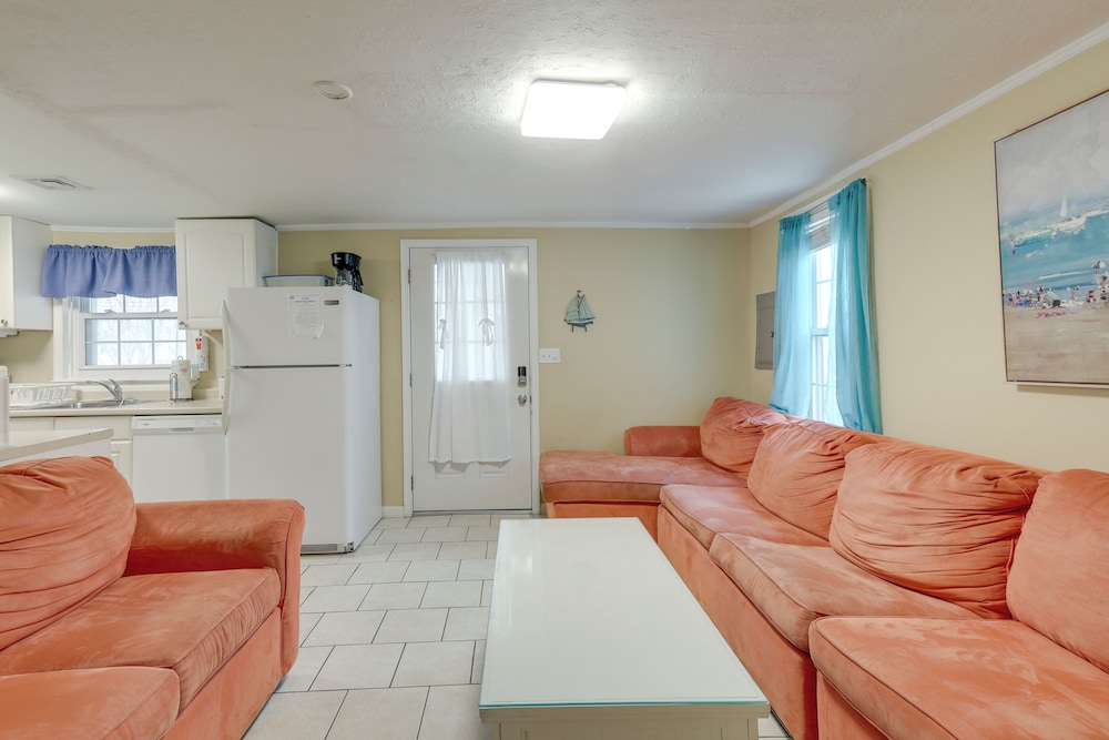 < 1/2 Mi to Beach: Wildwood Getaway w/ Patio!