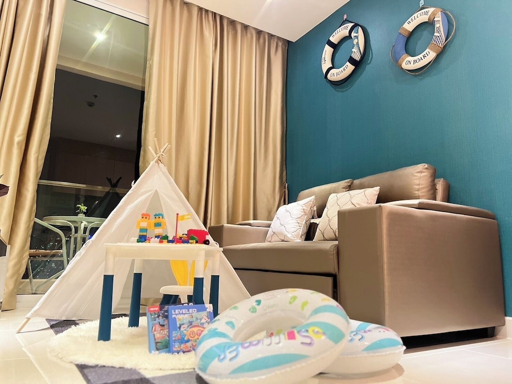 Grande Carribean Condo By Thita view 4