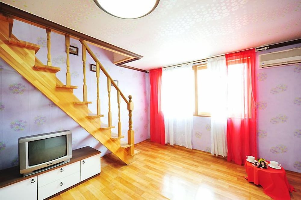 Star Song Pension
