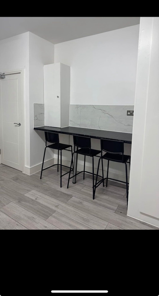 Enchanting 4-bed House in Enfield