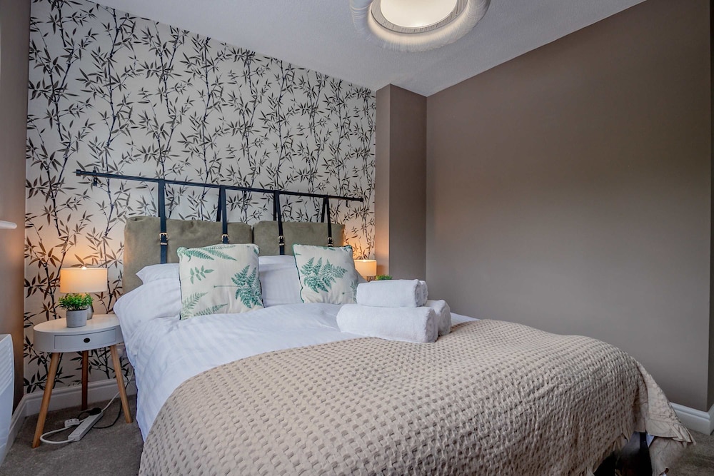 Host Stay Hales Orchard
