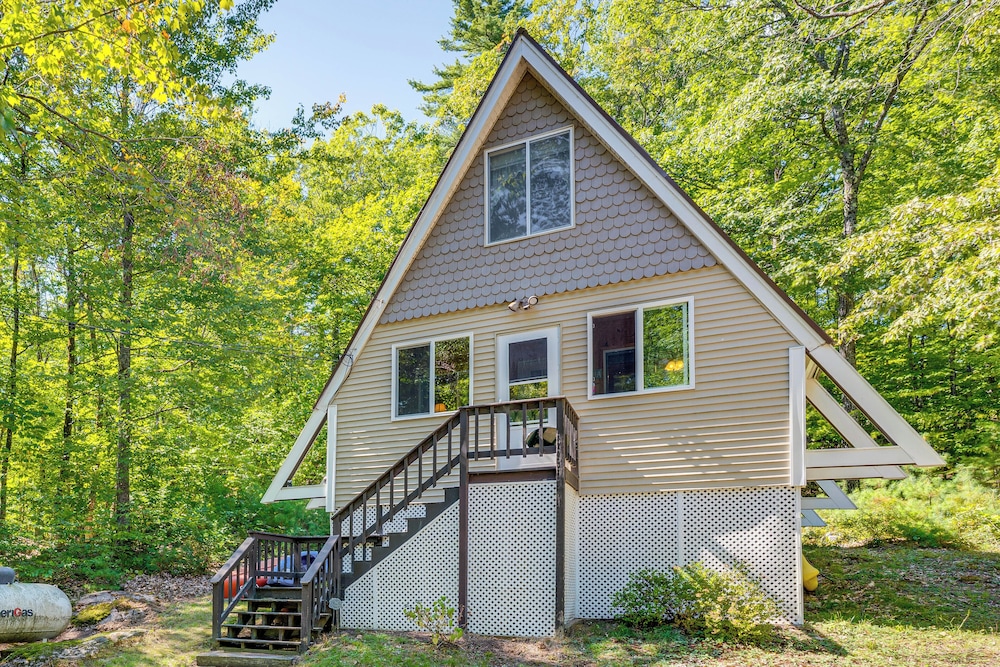Walk to Beach & Playground: Charming Madison Cabin