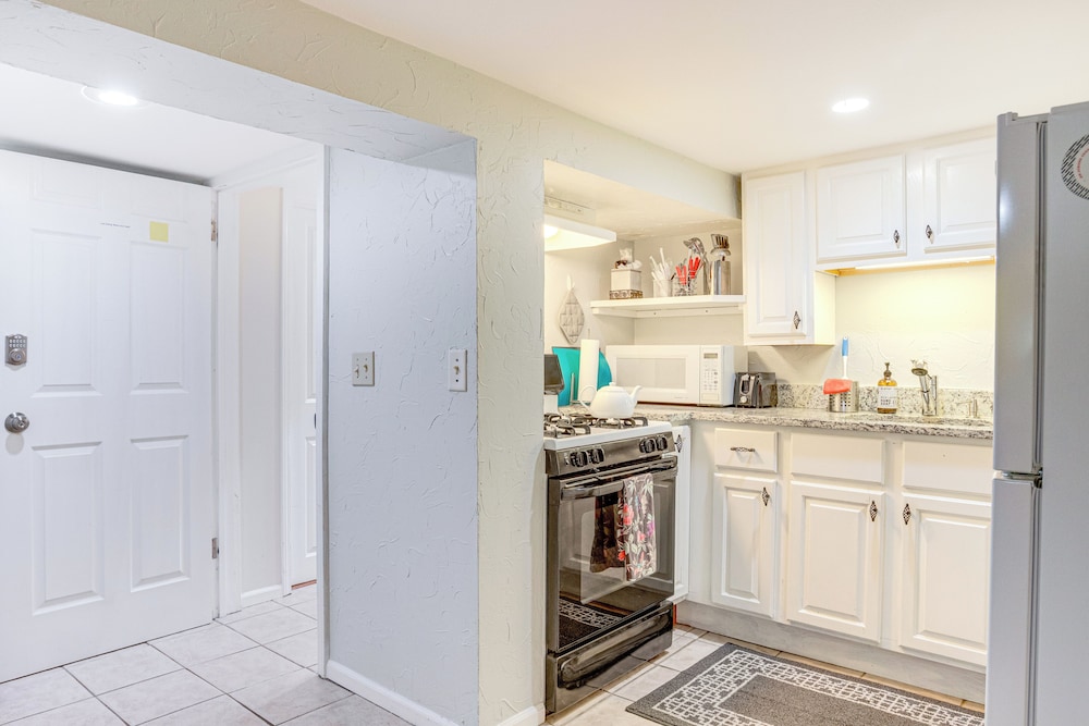 Denver Retreat in Cherry Creek: Walk to Dining!