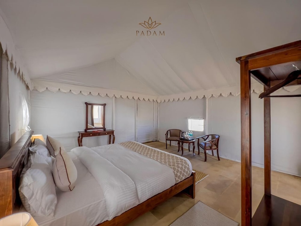 PADAM DESERT CAMP. JAISALMER
