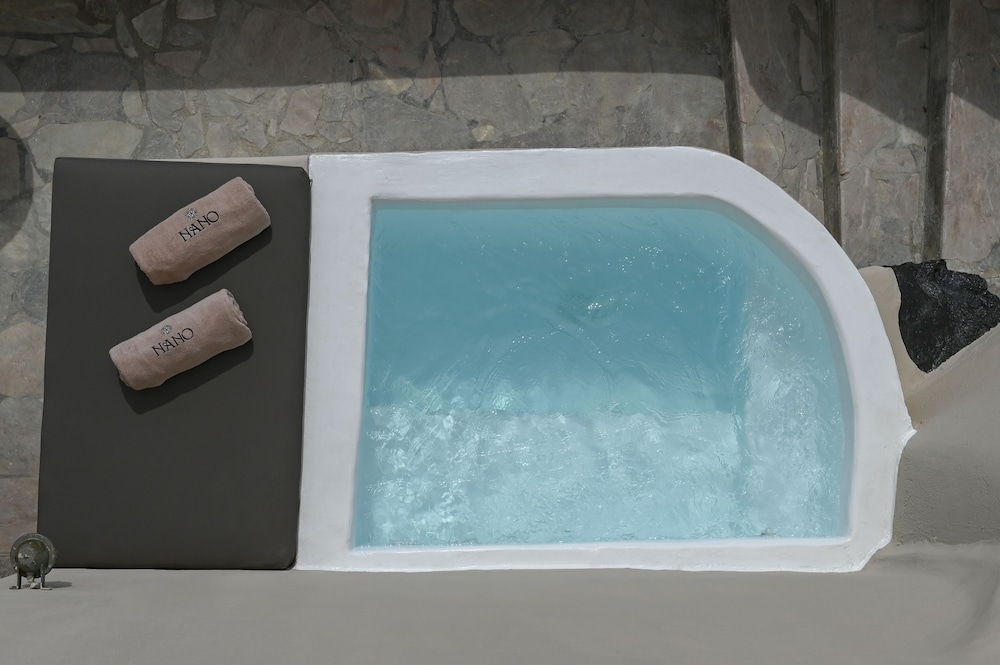 Nano Oia Villas