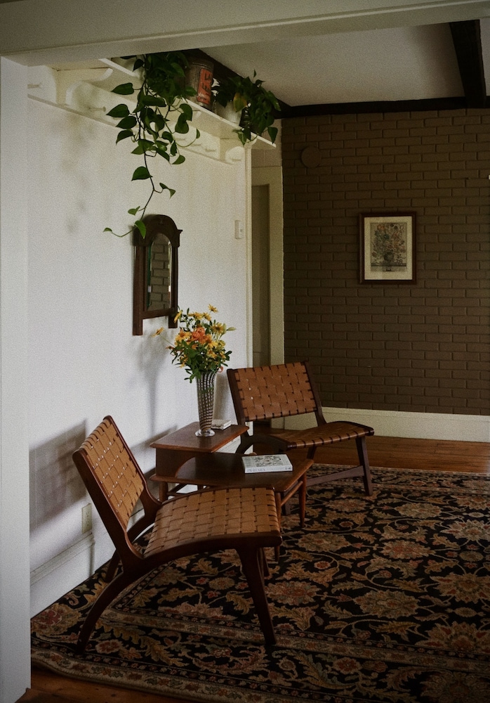 Harvest Barn Inn