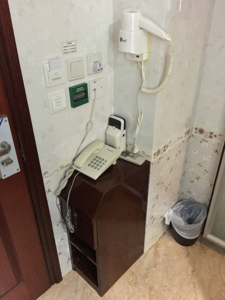 Everest Hostel