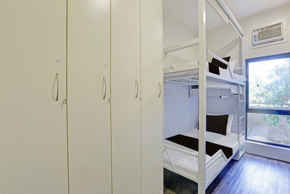 MyTown Madrid, Classy Hostel Bunkbeds Makati Metro Manila