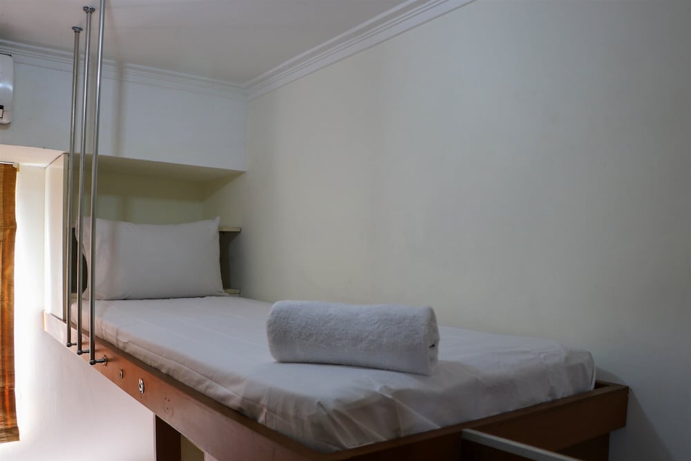 Strategic 2Br At Maple Park Sunter Apartment