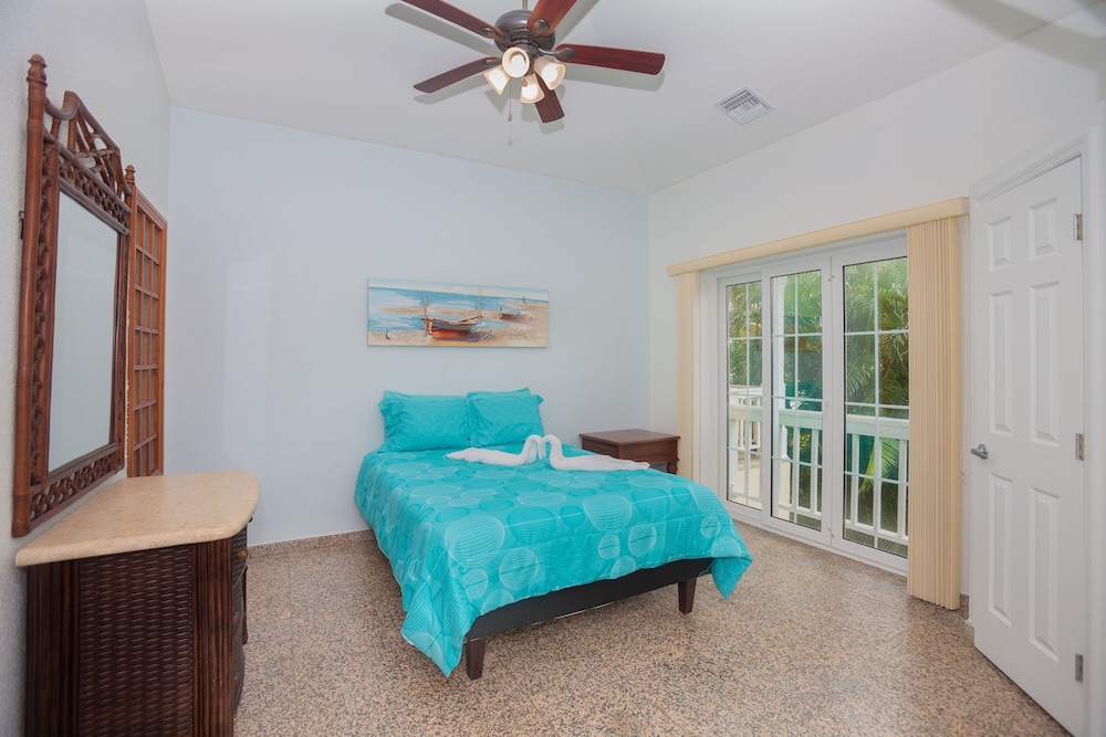 Lawson Rock - Yellowfish 211 2 Bedroom Condo by RedAwning view 4