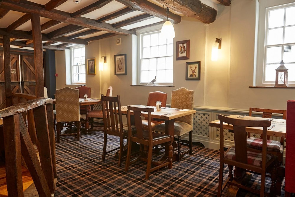 Colchester Vacations - White Hart Hotel by Greene King Inns - Property Image 6