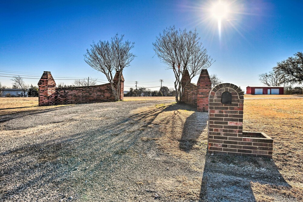 1 Mi to Belton Lake: Peaceful Temple Escape! view 5