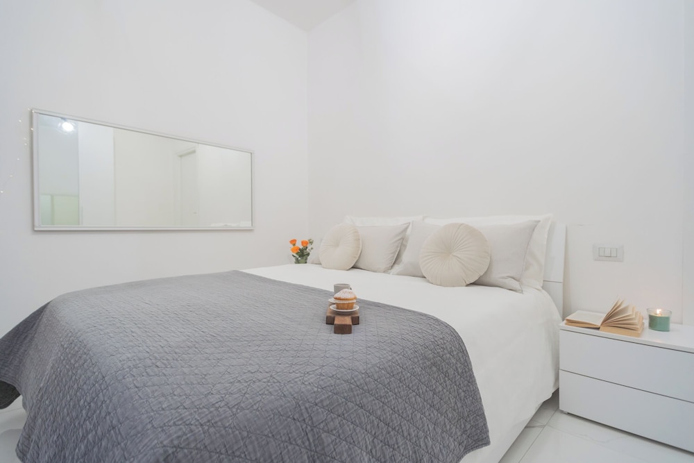Luce Apartment by Rent all Como