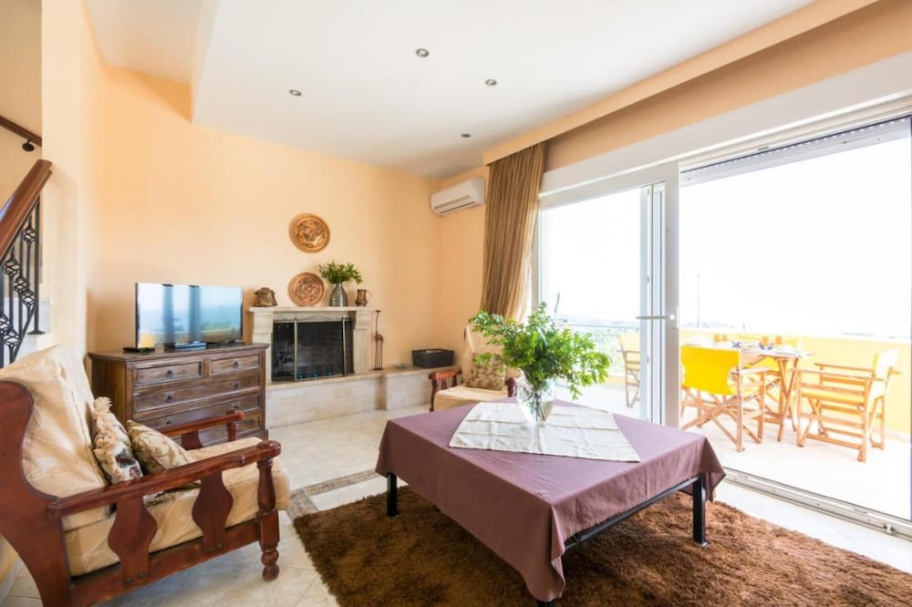 Villa Marafen in Spartera view 4