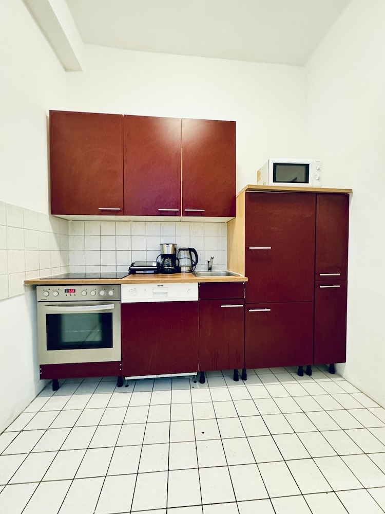 Affordable Cozy 3BR Apt Near FAC Platz