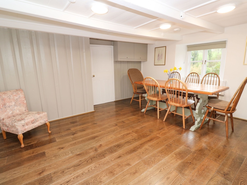 Sunnyvale Cottage