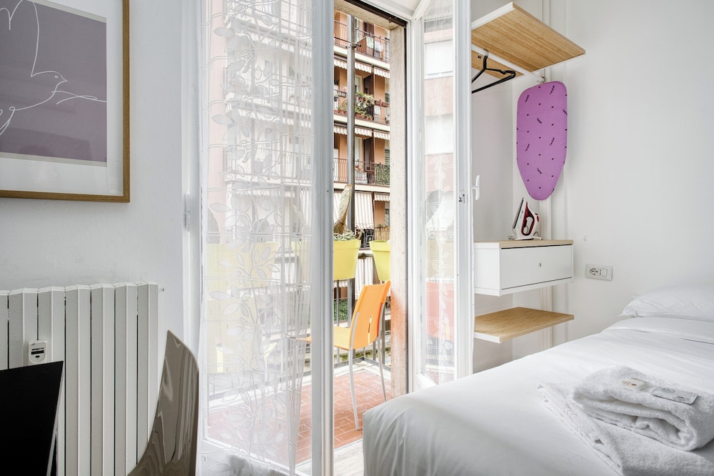 Elegant Studios near Station