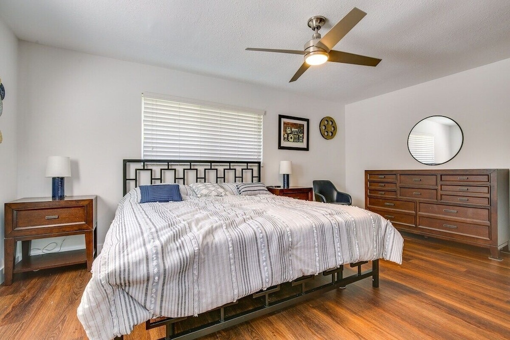 Oakland Park Oasis Heated Pool & Private Patio