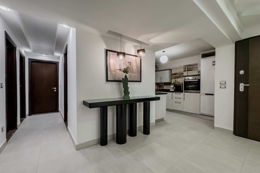 Xuru Stays I The 3bdr Avant-garde Residence 5 min to Airport