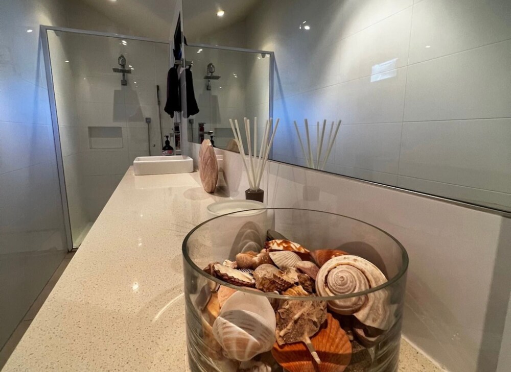 Cable Beach Vacations - Entire holiday home in Cable Beach - Property Image 11