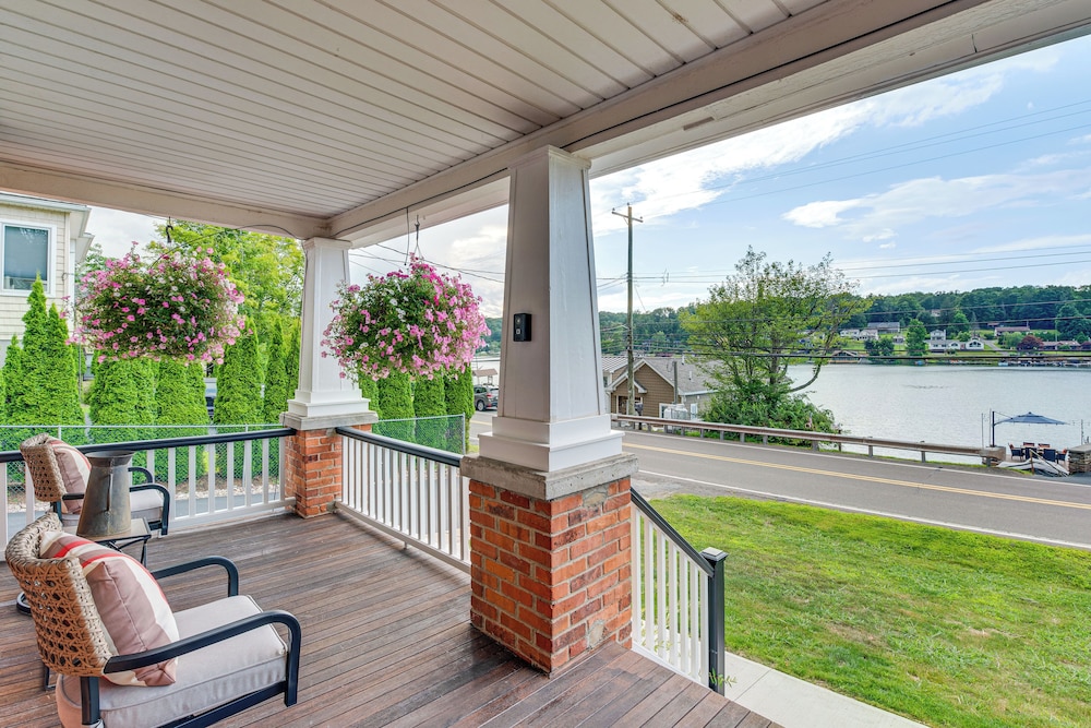 Recently Renovated Harveys Lake Retreat w/ Dock!