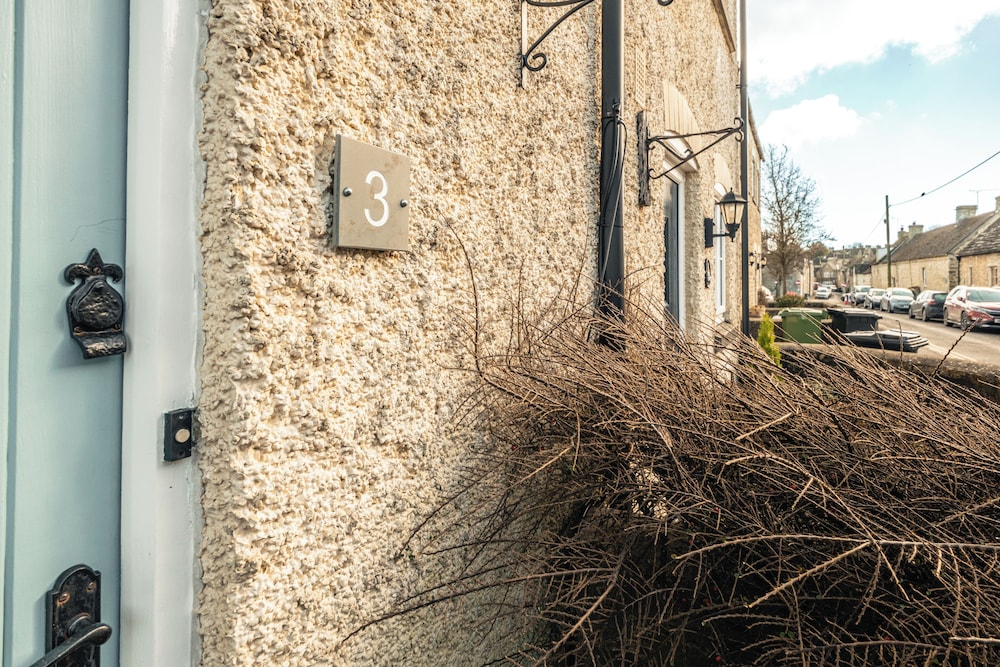 Stylish Retreat with Garden in Tetbury