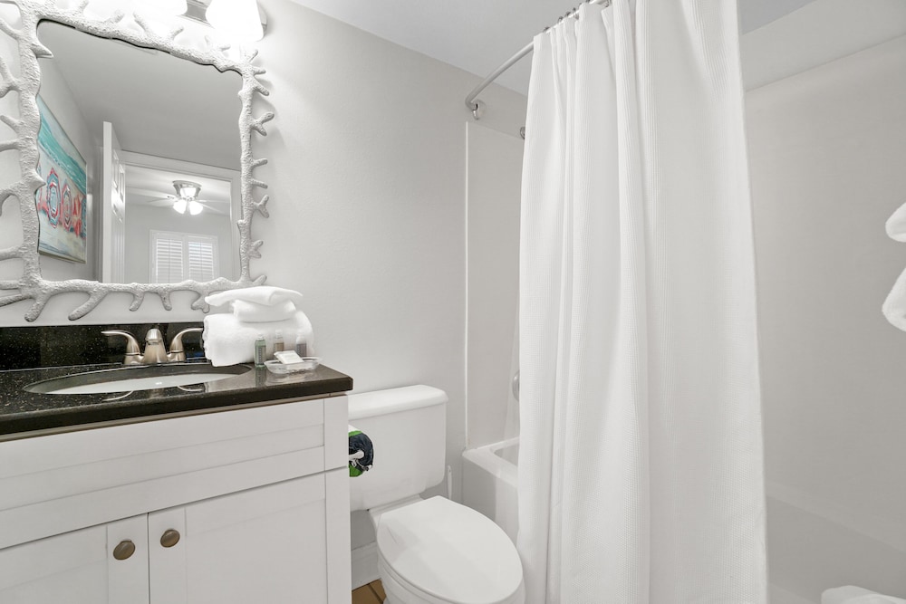 Pelican Beach Resort by Panhandle Getaways