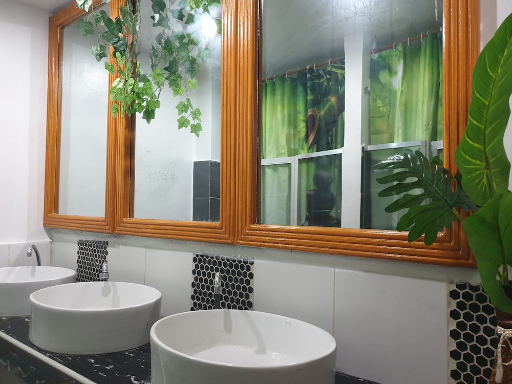 Cebu Vacations - GardenPod Hostel  Cafe - Property Image 7