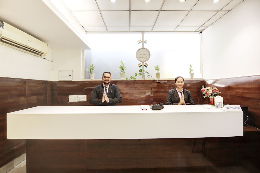 Lobby & Reception