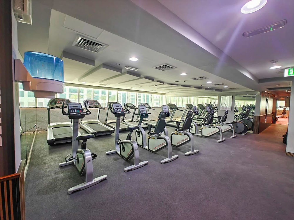 A Fabulous 1 Bedroom Apartment in Marina Pinnacle