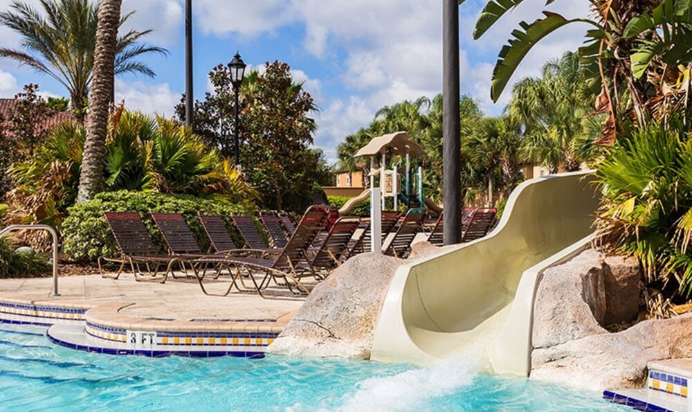 Maria's Regal Palms Resort Townhouse