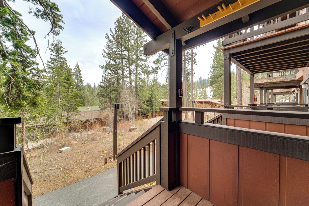 Hike, Sled & Ski! Cozy Tahoe City Condo w/ Hot Tub