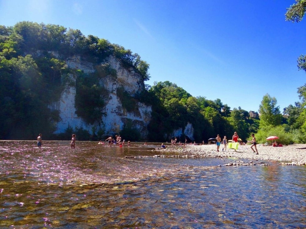 Quiet Holiday Home With Pool in the Dordogne
