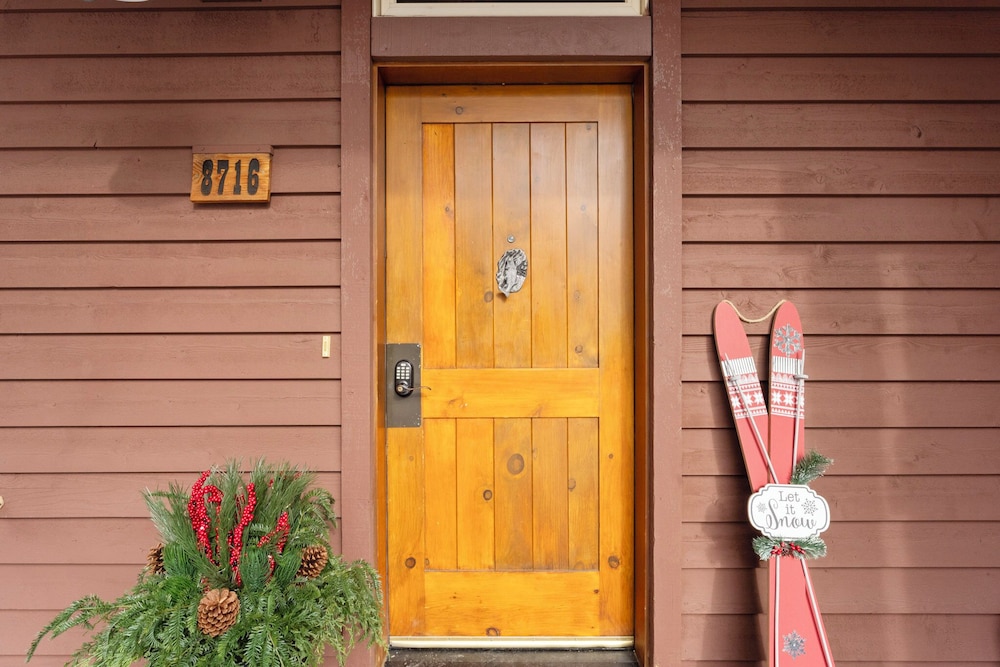 Ski Tip #8716