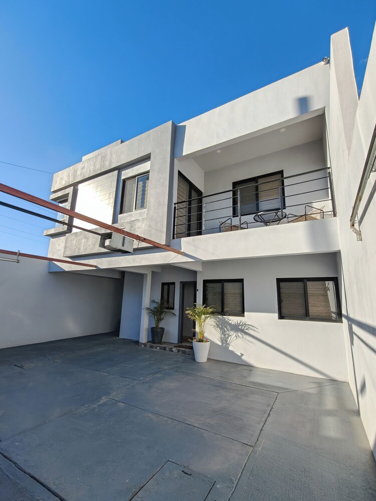San Carlos Apartment