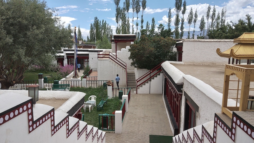 Lharimo North Cottage